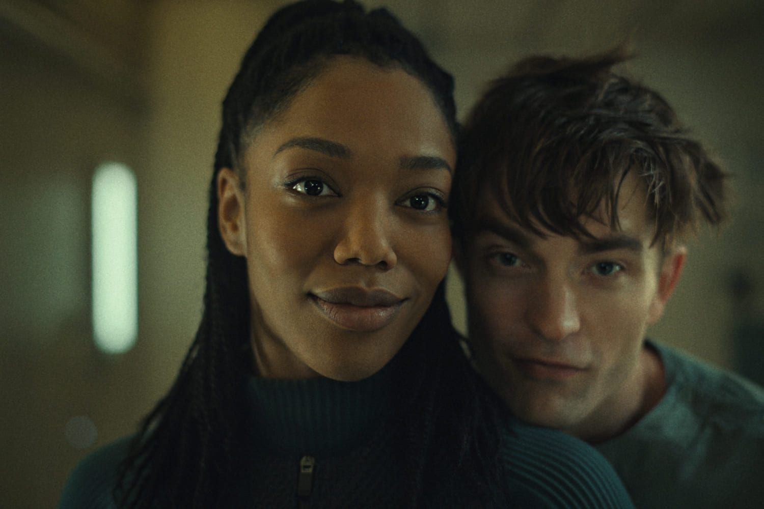 Naomi Ackie as Nasha Barridge and Robert Pattinson as Mickey 17 in a scene from 